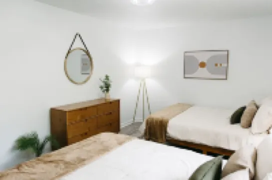 "Morning View 1" Cozy Modern Stay - College/Hiking