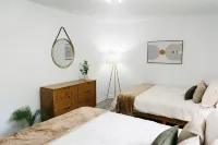 "Morning View 1" Cozy Modern Stay - College/Hiking