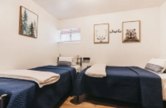 Little Elk Cabin ~ Hot Tub, Ski, Relax!