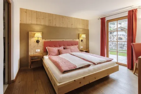 Centrally located, family-friendly apartment in the middle of the Dolomites Отели в г. Ортизеи