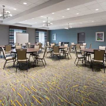 Holiday Inn & Suites SAVANNAH AIRPORT - POOLER by IHG