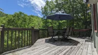 Private Trail Access, Mountain and Creek Views, Short Walk to Town