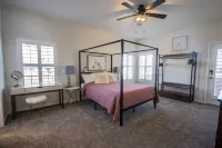 Lovely Loveland Family Retreat Hotel a Loveland