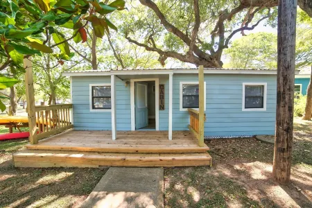 Relaxing Caney Creek views or just minutes from the beach!