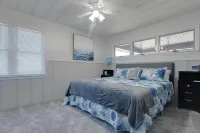 Lake Norfork view and easy access from this remodeled oasis that sleeps 14!