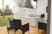 Maple Tree Cottage - Close to boat docks and Wedding venues