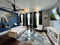 MODERN DOWNTOWN LOFT- FREE PARKING