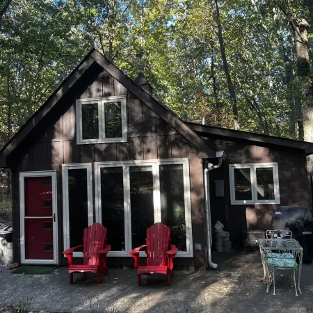 Rising Fawn Barn Guesthouse in the Woods on Lookout Mountain GA.