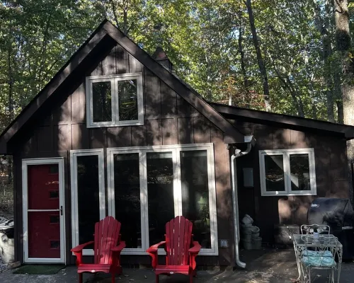 Rising Fawn Barn Guesthouse in the Woods on Lookout Mountain GA. Hotels in Dade County