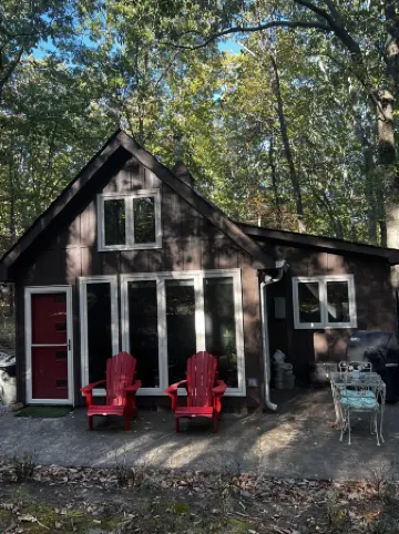 Rising Fawn Barn Guesthouse in the Woods on Lookout Mountain GA.