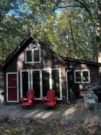 Rising Fawn Barn Guesthouse in the Woods on Lookout Mountain GA.