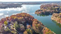 Family friendly Lakefront Home on a Wooded Lot - 30 min. to downtown Knoxville