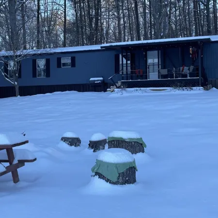 Secluded Lakefront Retreat: Fishing/Kayak/Paddleboard/Pets are Welcome