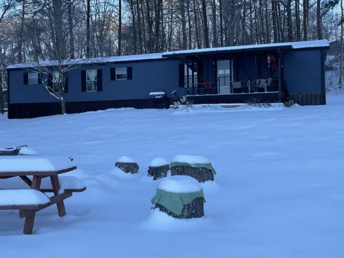 Secluded Lakefront Retreat: Fishing/Kayak/Paddleboard/Pets are Welcome