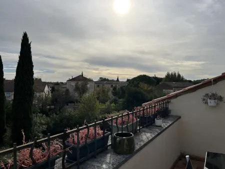 Large terrace * Double whirlpool * Private parking, Air conditioning