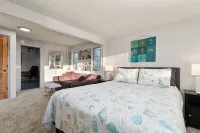 Beach Cottage a few homes from the Beach