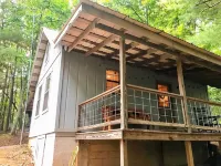 Mountain Cabin with creek and hiking trail! Minutes from Blue Ridge