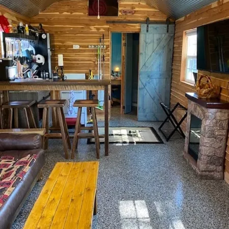 Tom & Jerri's Rustic Cabin located on the lake