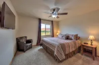 SG3 Private hot tub, Ping pong, Badminton, Huge Patio, Views