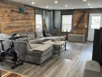 Cabin style home Hotels in Challis