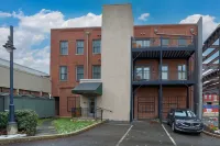 Luxury Lancaster Downtown Condo - 3 blocks from Central Market!