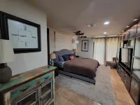 Cozy Guest Suite with Private Backyard