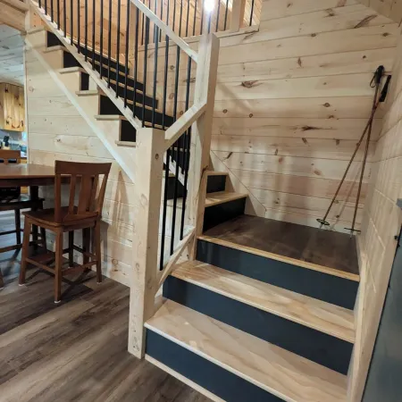 Wilderness Retreat 3-bedroom cabin in Eustis, Maine Отели в г. Юстис