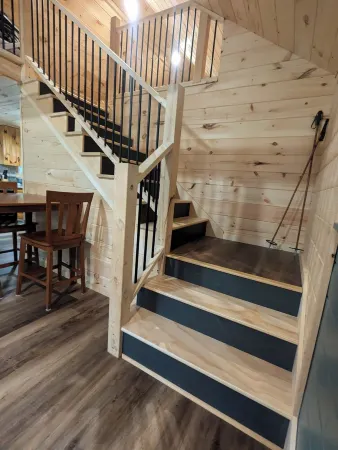 Wilderness Retreat 3-bedroom cabin in Eustis, Maine