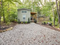 Mountain Abode Tiny House: Your Perfect Getaway Surrounded by Nature Hotels in Notla