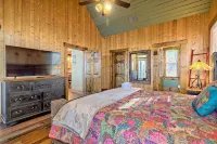 Home Away from Home to Escape & Unwind! 2 Master on Main. HotTub Game Rm