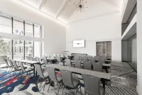 Hotel Renovo des Moines Urbandale, Tapestry Collection by Hilton Hotels in Urbandale