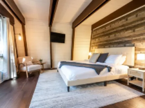 6BR Modern Massanutten Chalet with Hot Tub, Sauna Hotels in McGaheysville