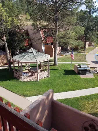 Resort Condo/Relax/ enjoy the outdoors/mountains. Easy access in Winter/ Ruidoso Отели рядом с достопримечательностью «Moon Mountain»