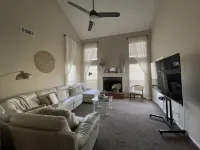 Spacious 4 Bedroom Home That Sleeps up to 8 Guests Hotels in Warner Robins