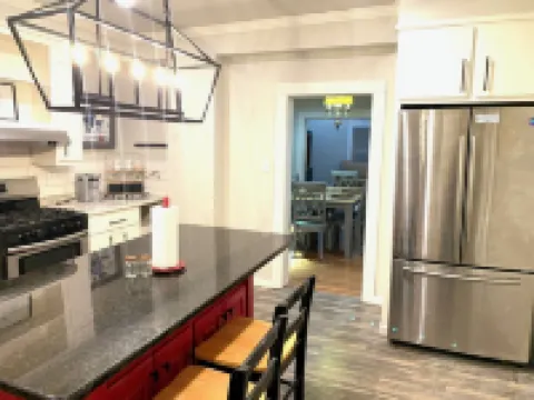 Bison Hall 7, no cleaning fee, near court square