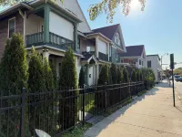 Spacious 3BR Apartment in South Wedge—Minutes from Downtown & Local Hotspots!