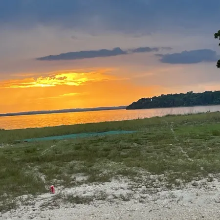 Waterview Cottage with Amazing Sunsets overlooking The Chesapeake Bay