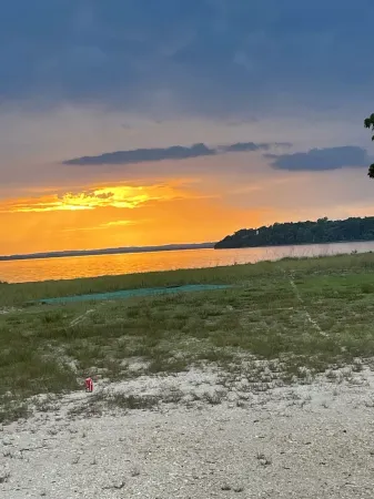 Waterview Cottage with Amazing Sunsets overlooking The Chesapeake Bay