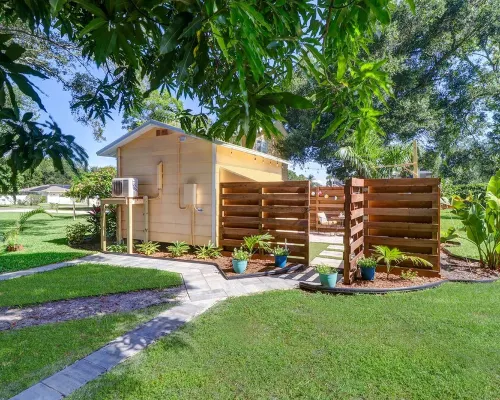 Private Surf Shack Less Than 5 Minutes to Indian Rocks BeachBikes Included! Hotels in Largo