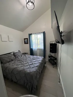 2 Bedroom 1 Bathroom with game room. Pet friendly