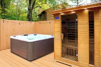 The Finch House - Hot Tub & Sauna Hotels in Fallsburg