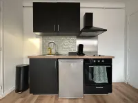 Studio 25m2 Rénové Proche Métro - Parking Privé Hotels in Maisons-Alfort