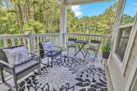 Large 3 bedroom condo l Free shuttle to the beach l 2 Pools l Golf