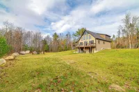 Entire private modern 3-bedroom chalet, Hot Tub, Wifi, 15 mins from Sunday River