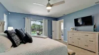 Blue Haven - 4BD/2BA/Bunkbed Room Getaway w Pool - NEAR AIRPORT!!