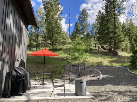 Modern Relaxing Escape - The Clancy Cottage Отели в г. Кланси