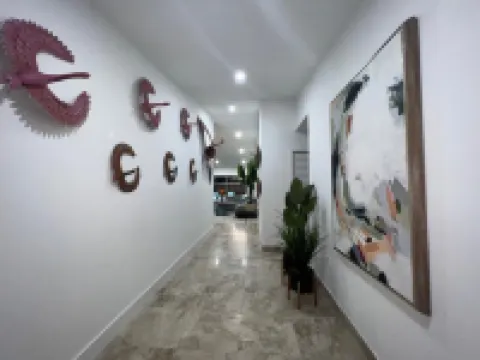 Flamingo's Resort/ Arcade Machine/Heated Pool/ 5 Bedrooms/ Pool Table/ BBQ