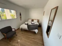 Maison Contemporaine vue mer et Piscine Intérieure Hotels in Locquirec