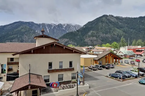 Mountain View Haus on Main - In the heart of "Bavaria"