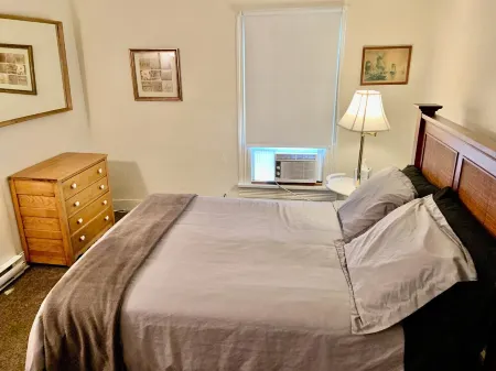 3-bedroom apartment near hospital and Erie Canal